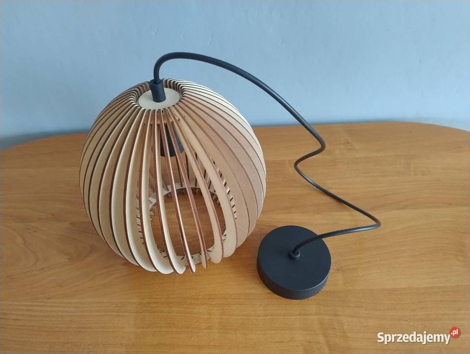 NOWA Lampa sufitowa wisząca kula drewniana wzór Blachownia