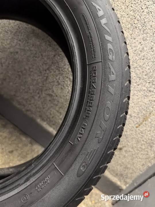 Dwie Opony Całoroczne 2055516 Debica i Laufen