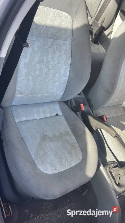 Skoda Fabia sedan 14MPI 51KW 69 AME FNK 9102 NA Piotrków Trybunalski
