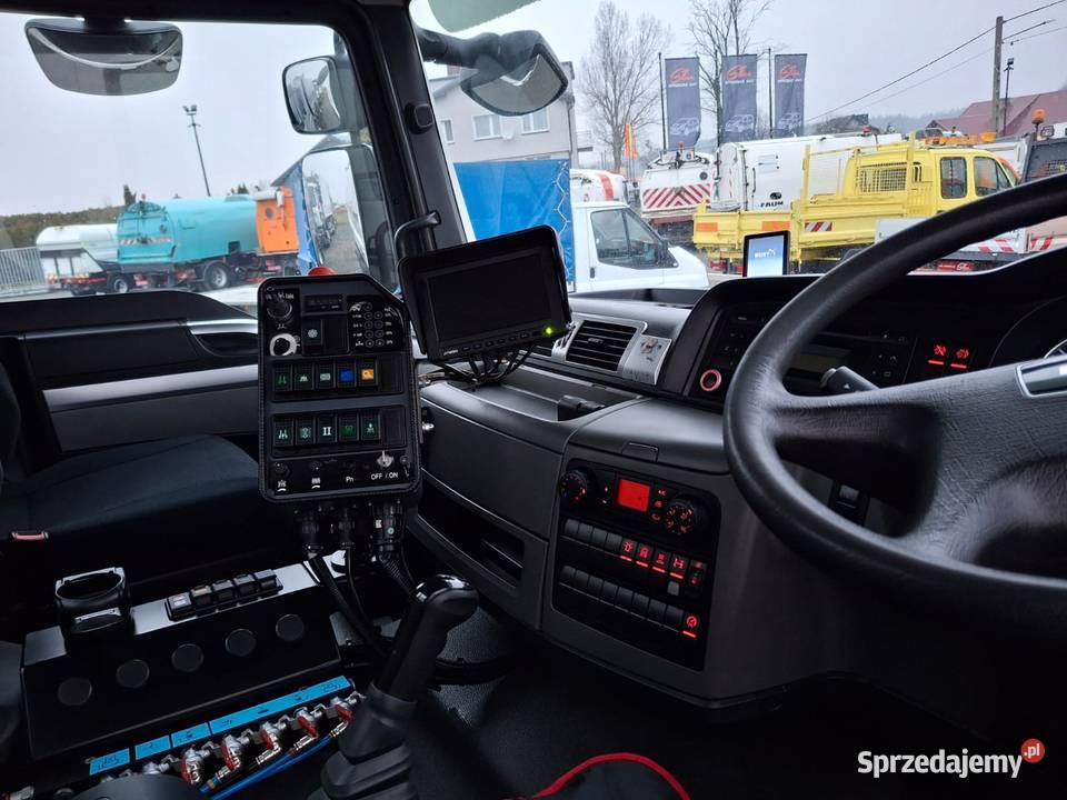 MAN TGL 12250 Zamiatarka FAUN Viajet 5 Szczotki welurowa tapicerka pomorskie Sierakowice sprzedam