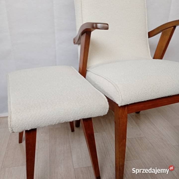 Fotel typ 300 123 M Puchała PRL z podnóżkiem Puszczykowo