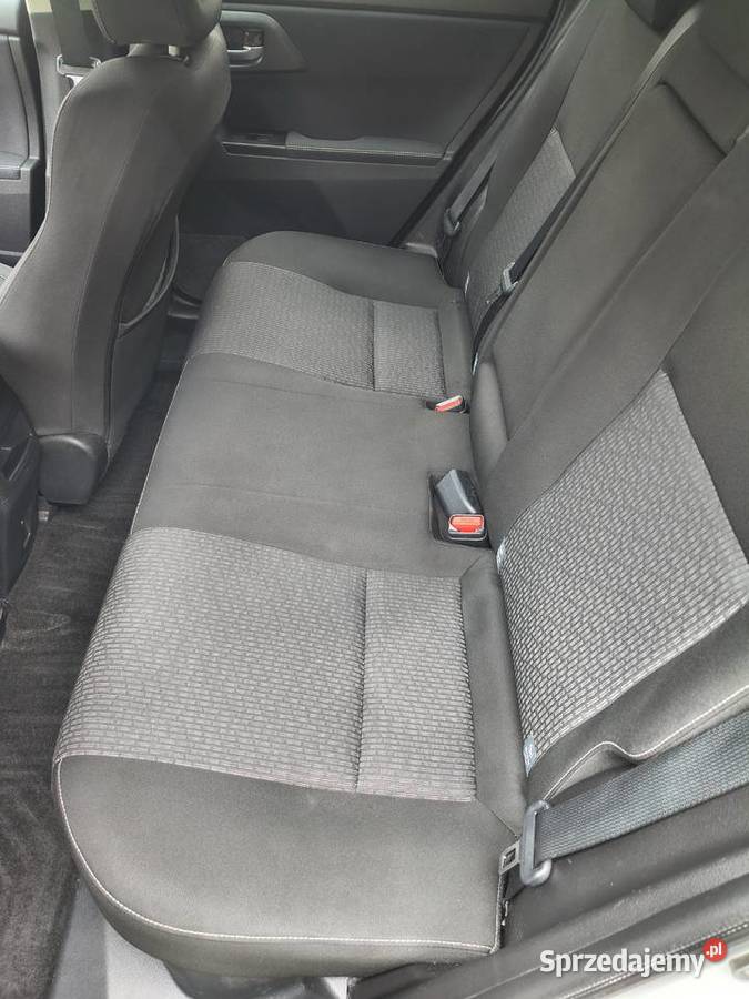 Toyota Auris Touring Sports Hybrid 18 136 2015 Raszyn