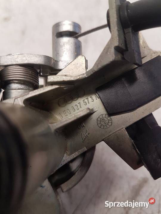 WKŁADKA ZAMEK KLAPY AUDI A3 A4 8E0827573 A C D Przystajń