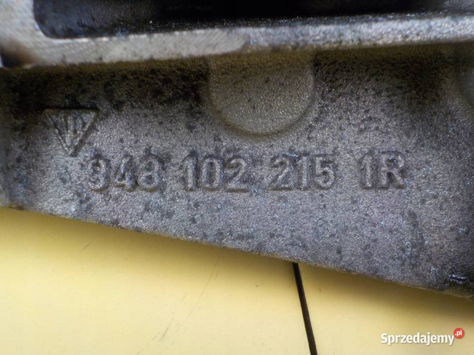 PORSCHE CAYENNE 48 V8 09r 385 M48 lapa wspornik Pozostałe Suków