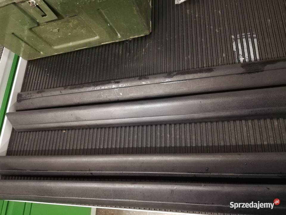 Audi 100 listwy górne drzwi i błotników Gdańsk