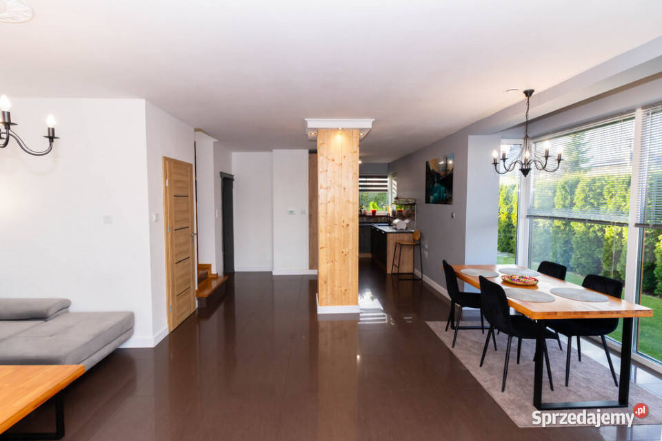 Dom 1035m2 garaż działka 563m2 Rumiankowa