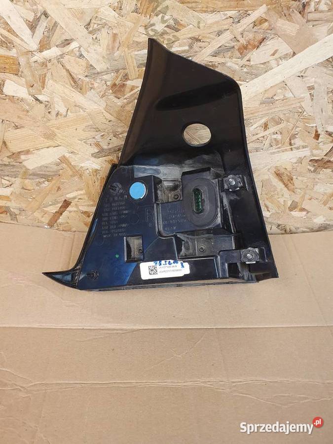 TESLA MODEL 3 LAMPA PRAWA TYLNA PRAWY TYŁ lampy tylne