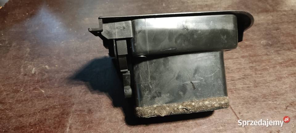 Golf 3 kratka nawiewu z tunelem 2626