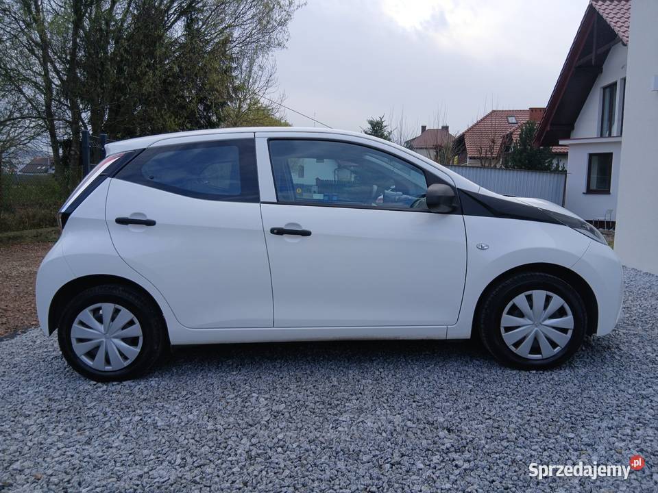 Toyota Aygo osalon Polska pierwszy właściciel Kraków sprzedam