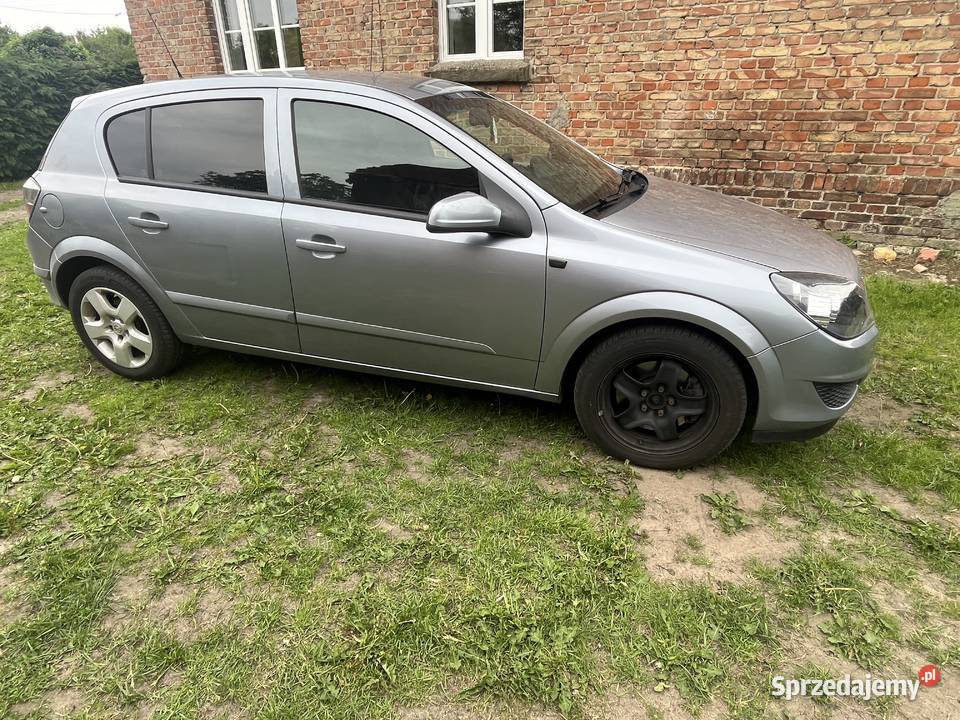 Opel Astra h 17cdti nieuszkodzony Moracz