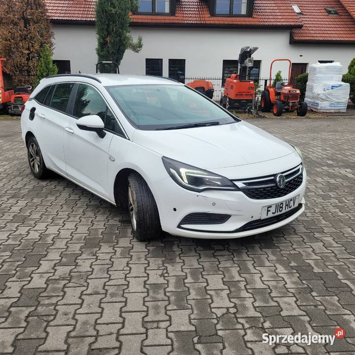 Opel Astra 2018 rok led anglik crti