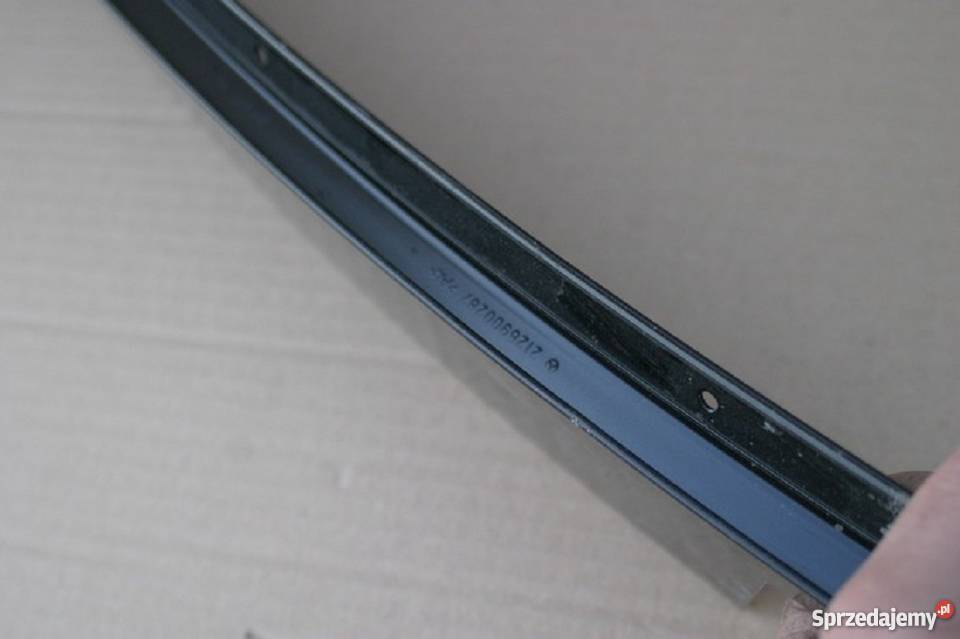 MERCEDES E KLASA W212 OSŁONA SŁUPKA PRAWA PRZÓD osobowe Bieleń