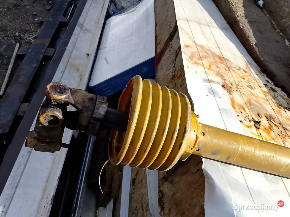 Wałek rolniczy że sprzęgłem WOM Do przyczep rolniczych Bieliny sprzedam