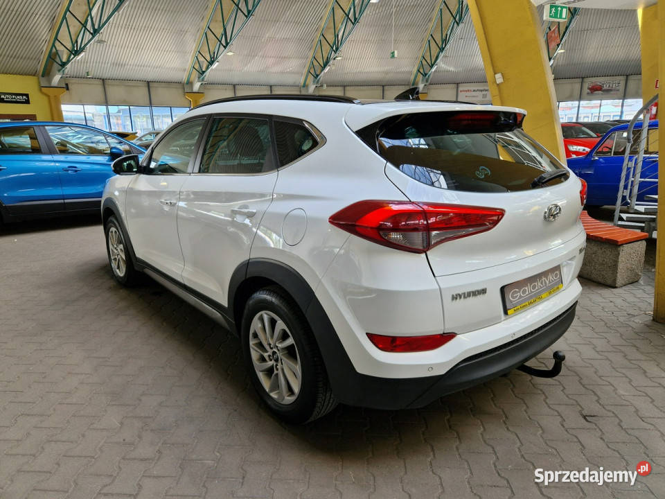 Hyundai Tucson opis 1rej 2016 W podanej Roczna biały
