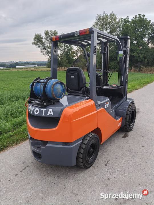 Wózek widłowy Toyota 8FGJF35 gaz Wadowice
