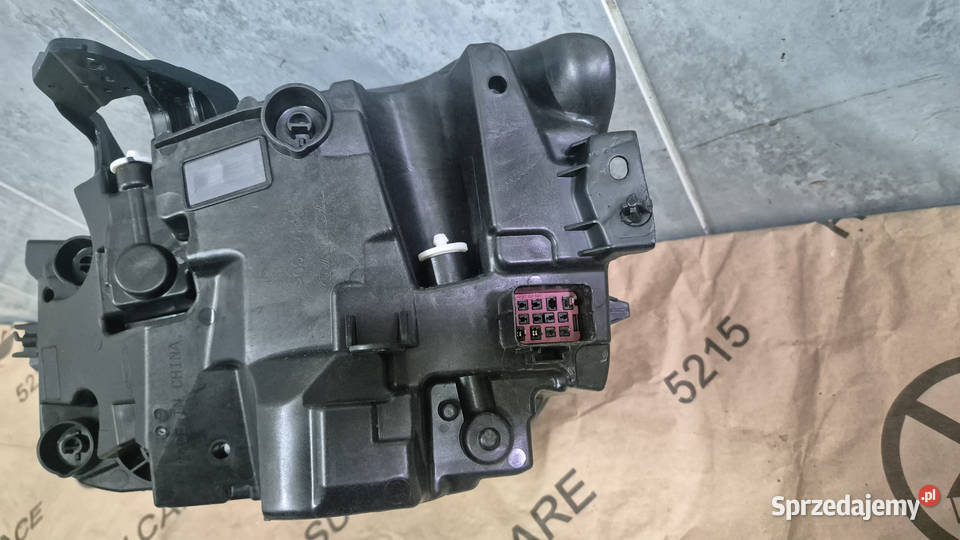 Volvo XC60 II 2 Lift lampa prawa przednia