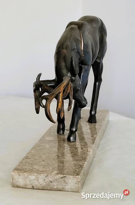 Elegancka rzeźba majestatycznego jelenia na Antyki, Sztuka, Kolekcje małopolskie Kraków