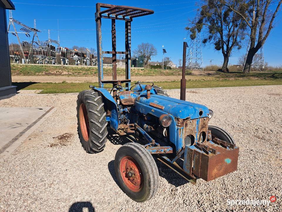 Ciągnik Fordson z widlakiem Piecewo