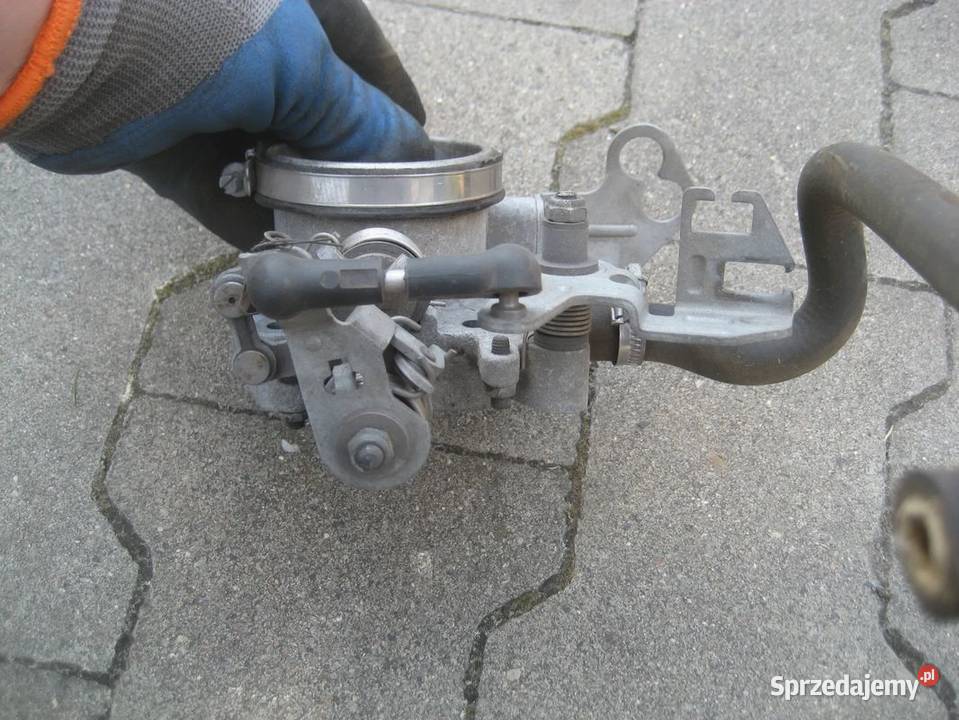 bmw e36 20 benzyna przepustnica silnika 17303629 Rakoniewice sprzedam
