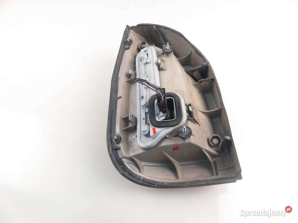 LAMPA PRAWA TYLNA OPEL ZAFIRA A WKLAD 6 PIN sprzedam