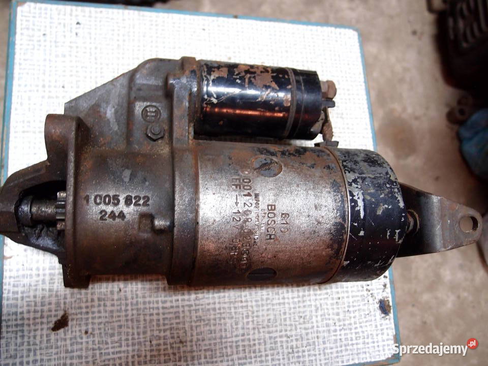 Rozrusznik Bosch 12V 9 zębów 06kW Produkcja PRL osobowe Łódź sprzedam