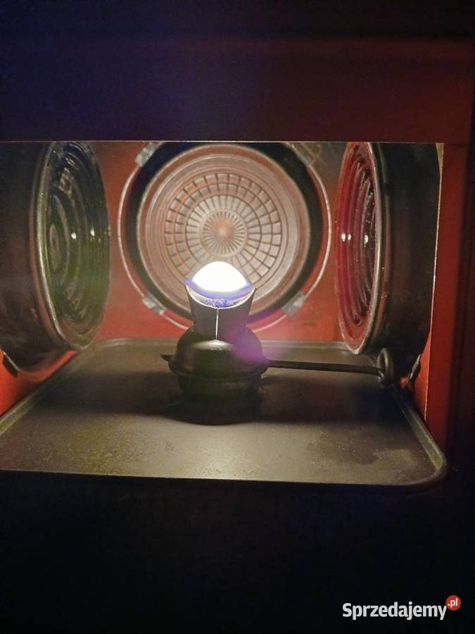 Stara lampa kolejowa na nafte Kraków