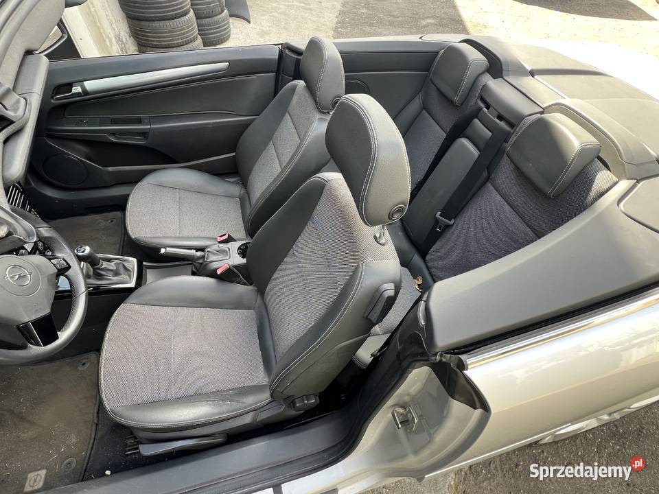 Astra H Twintop Cabrio Fotele kanapa boczki Rok produkcji 2008 Białogard