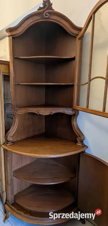 piękna narożna witryna ludwikowska orzech sklep