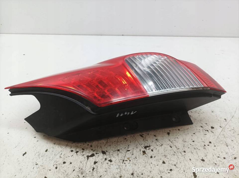 LAMPA TYŁ PRAWA LIFT LED 8200474327A Renault osobowe sprzedam