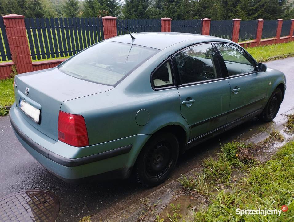 VW Passat B5 sedan 16 b sprowadzony Kłodzko