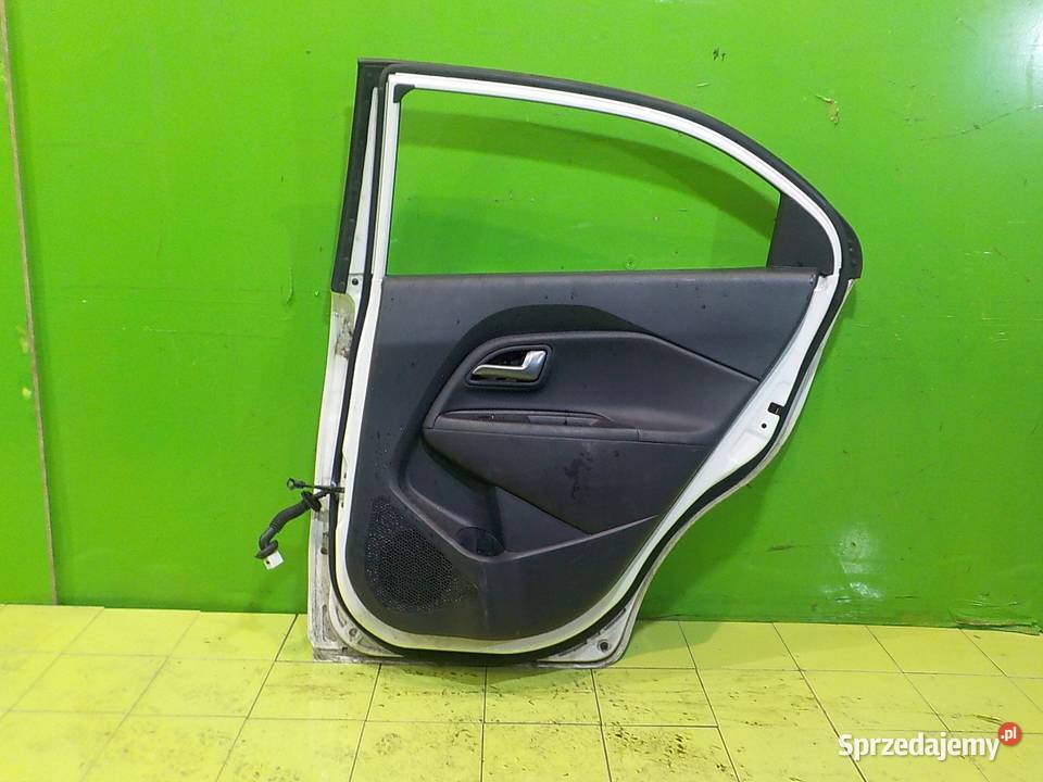 VW TOURAN I LIFT 20 TDI 09r 5D drzwi prawe tyl