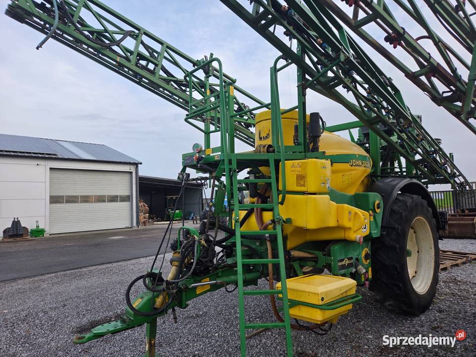 Opryskiwacz John Deere 824 2400 litrów 24 m Gąsewo