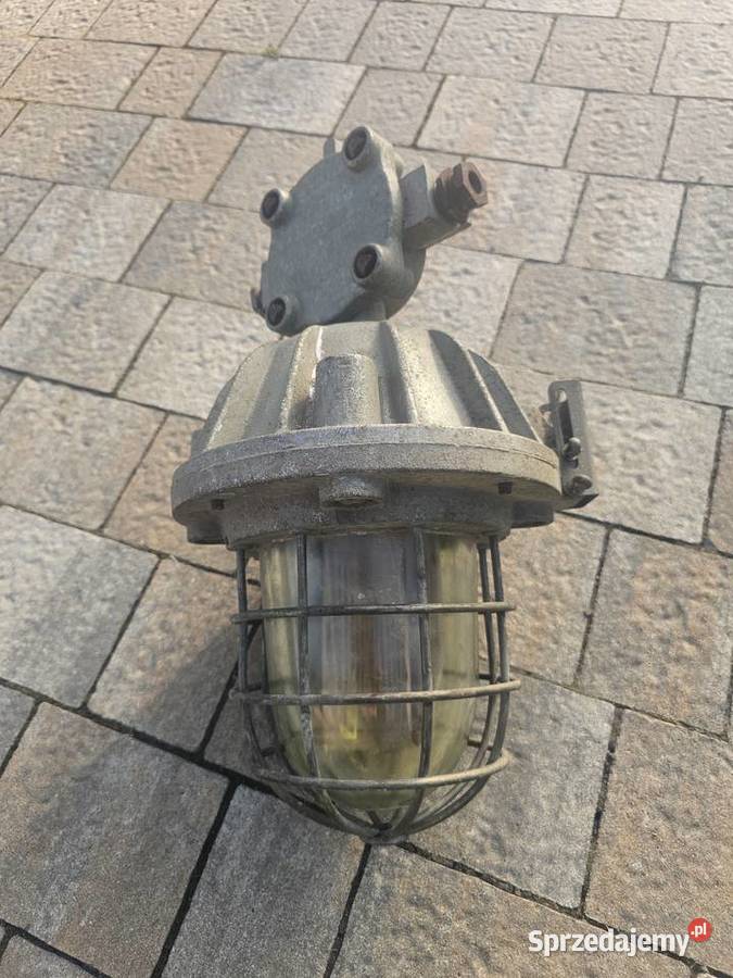Lampa industrialna z PRL podkarpackie Jasło