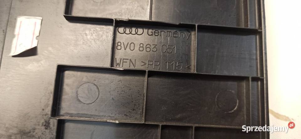 AUDI A1 82A OSŁONA WZMACNIACZA 8V0863051