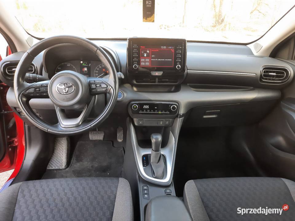 Toyota Yaris Hybrid 130 Executive GWARANCJA FV23 bordowy