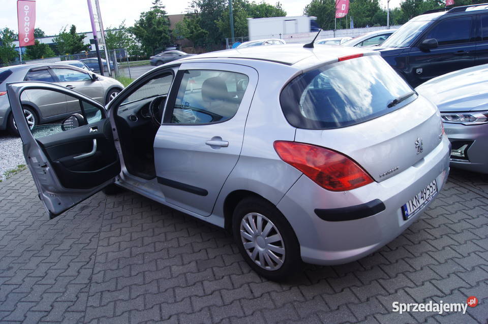 Sprawny technicznie klimatyzacja Rok produkcji 2008 Warszawa