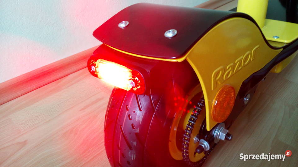 RAZOR E300 tylna lampa 12LED ze wspornikiem mazowieckie Warszawa sprzedam