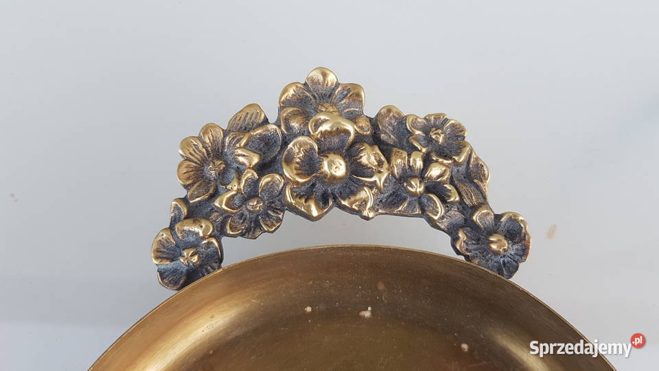 Niewielka tacka patera z mosiądzu Myszków