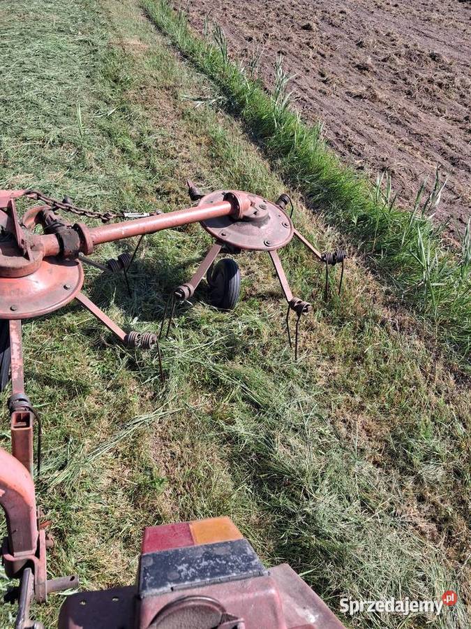 Przewracarka przetrząsacz Zgrabiarki i przetrząsacze lubelskie Studzianka