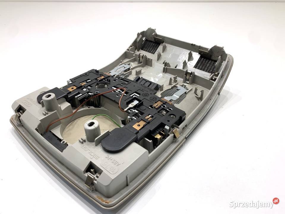 LAMPA SUFITOWA AUDI A4 B6 8E0947135A osobowe Części samochodowe