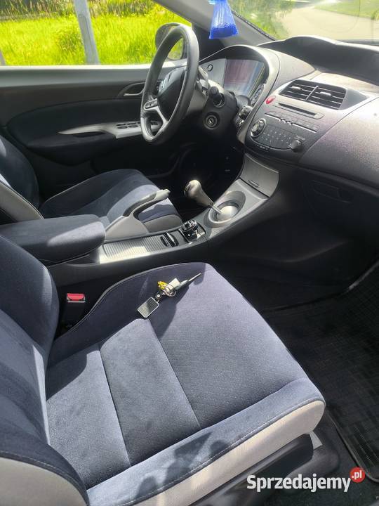 Honda civic 8 ufo mały przebieg polski salon immobilizer śląskie