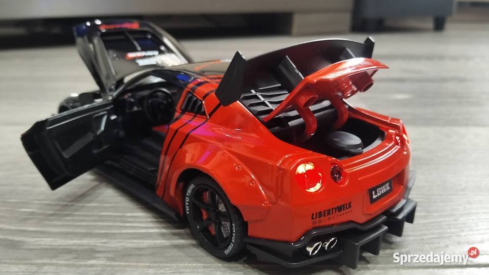 Sprzedam nowy model Nissan GTR w skali 124 łódzkie Kutno