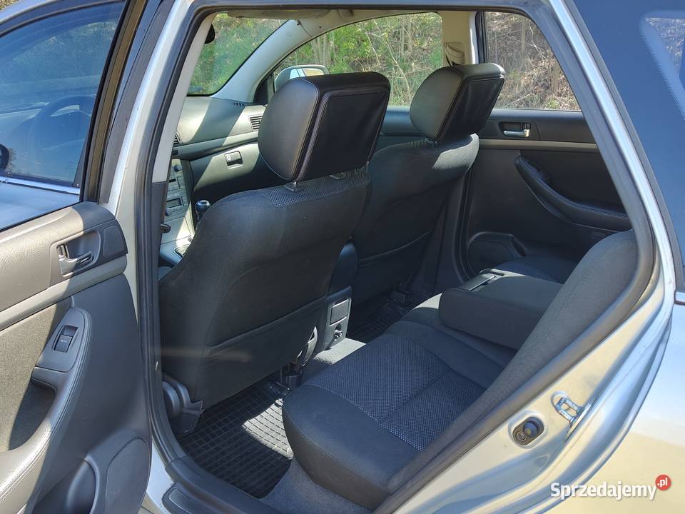 Toyota Avensis 20d 2007r polift Konin
