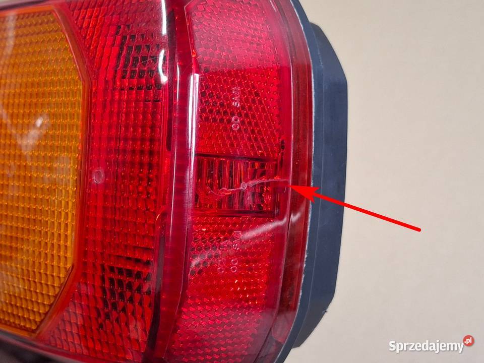 MERCEDES ACTROS MP4 LAMPA PRAWY TYŁ SYGNAŁ PRAWA ciężarowe Bieleń