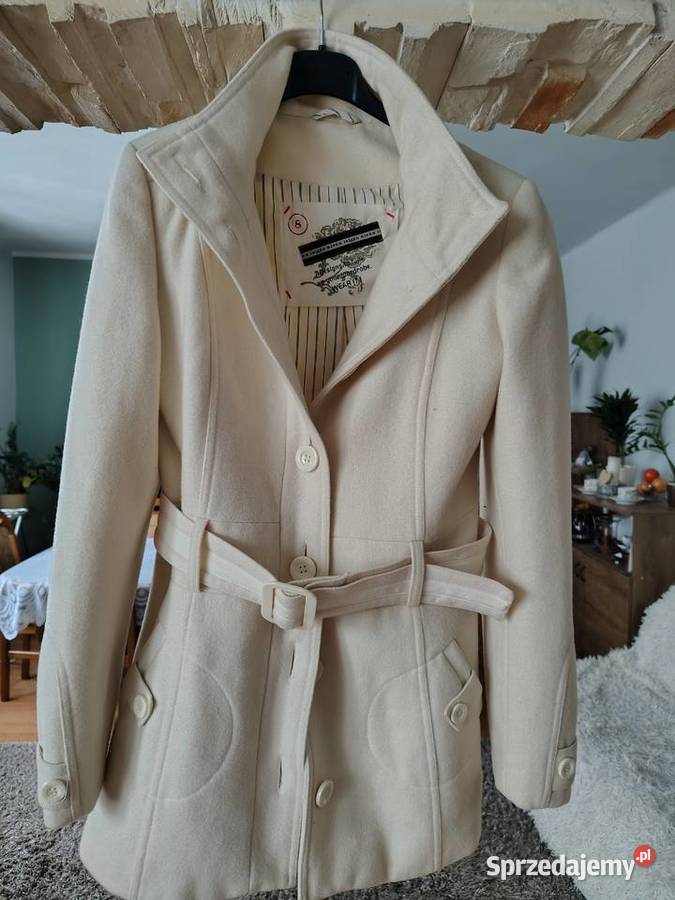 Okrycia wierzchnie River Island Myszków