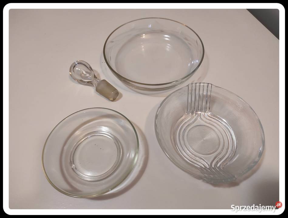 Trzy szklane miseczki niewielkie korek karafki mazowieckie Płońsk