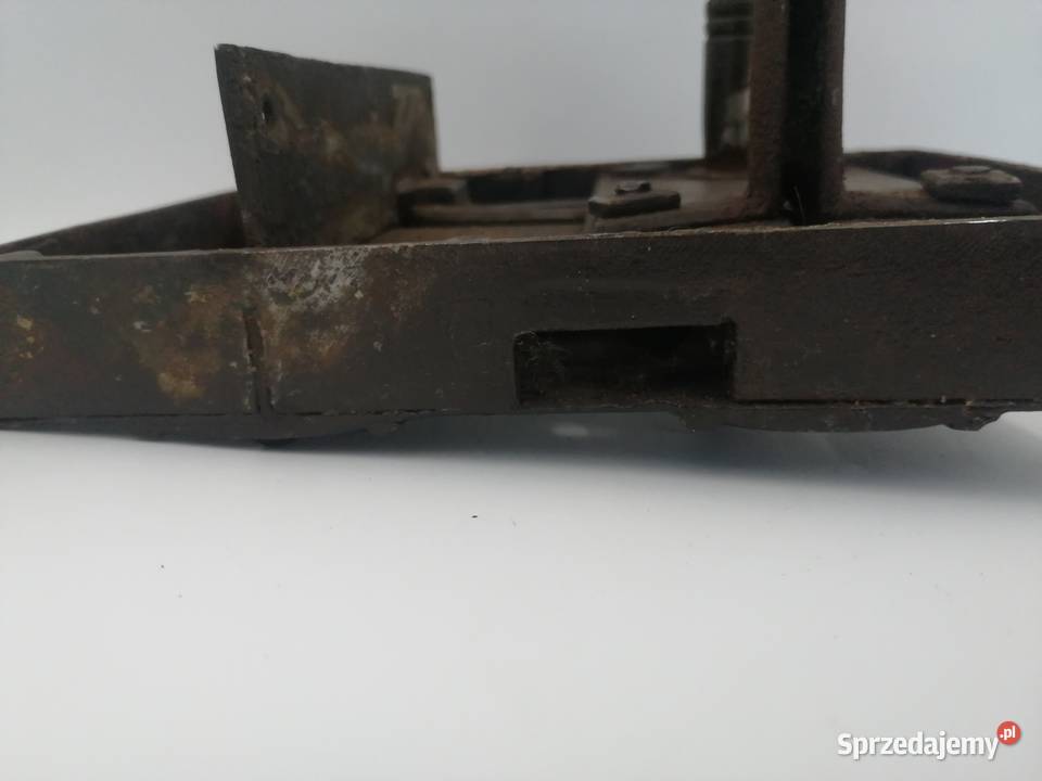 Stary zamek skrzynkowy dolnośląskie Borów