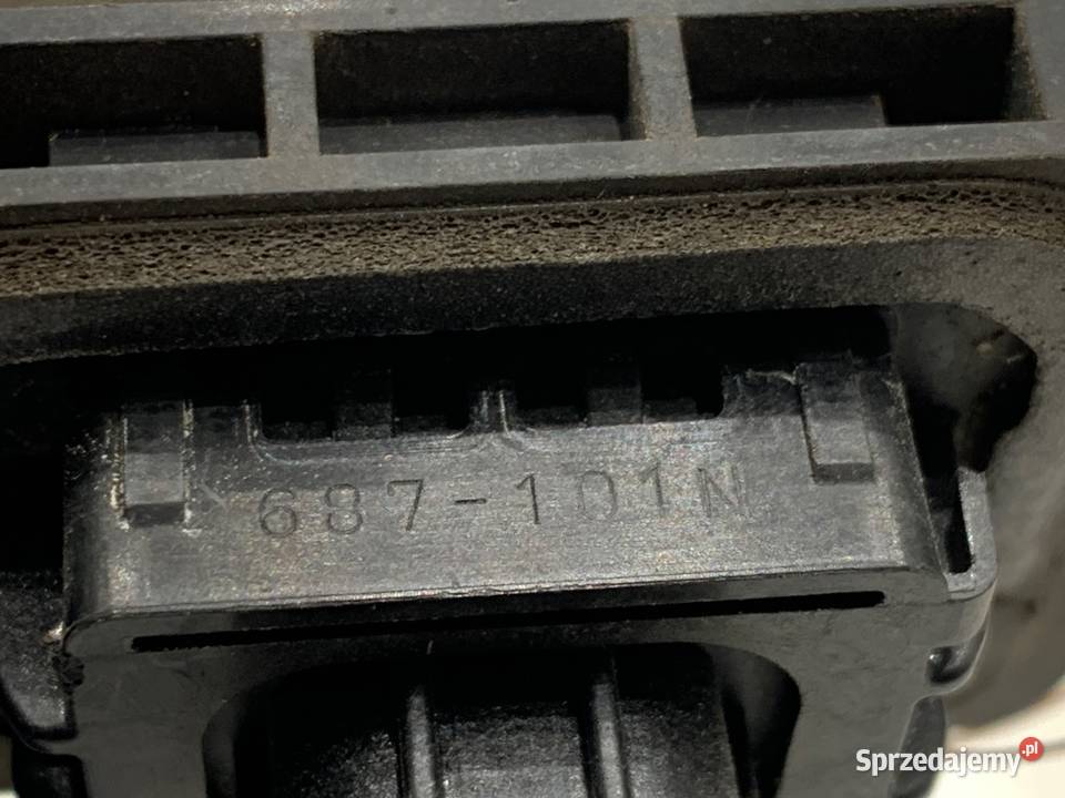 KLAMKA KLAPY TYŁ TOYOTA COROLLA E21 687101N
