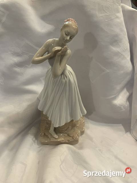 Dekoracyjna porcelanowa figurka baletnicy Kraków
