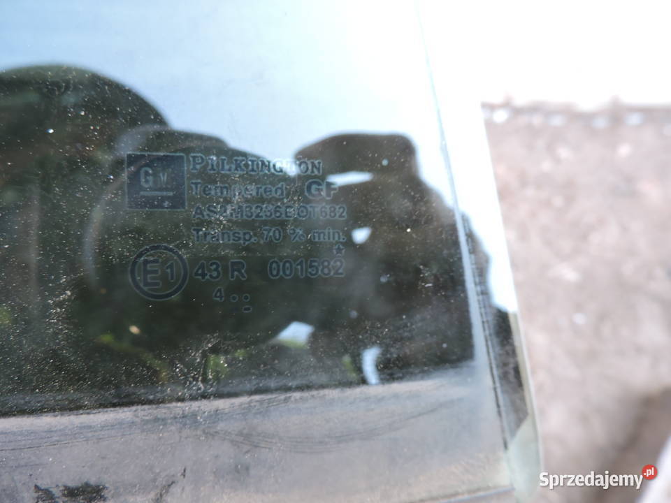 Szyby tylne boczne Prawa Lewa drzwi Opel astra H osobowe Myszków sprzedam